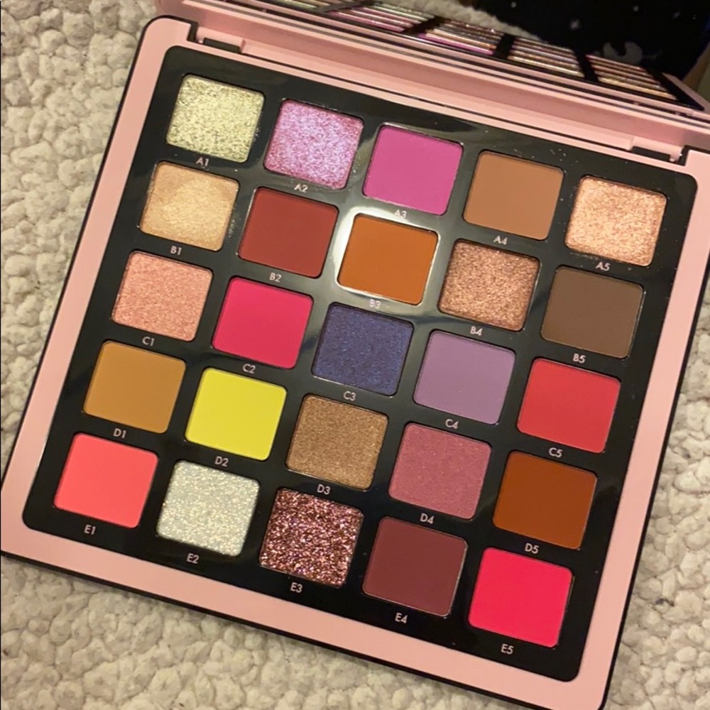 ABH Norvina Pro Pigment Palette Vol. 4 NEW